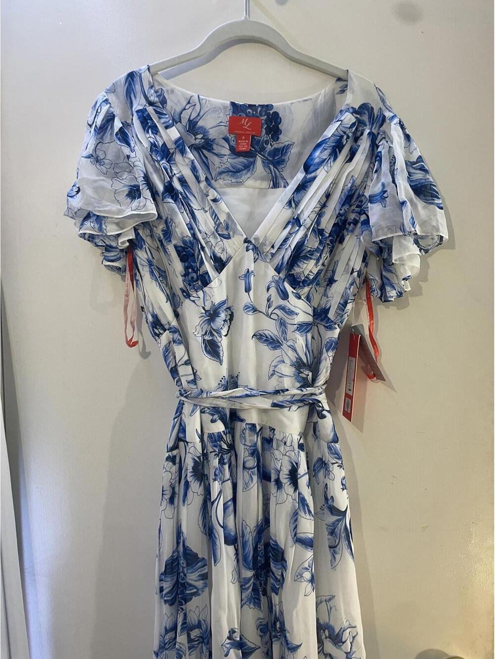 NWT Monique Lhuillier Blue and White Floral Maxi Dress with Belt Size 6